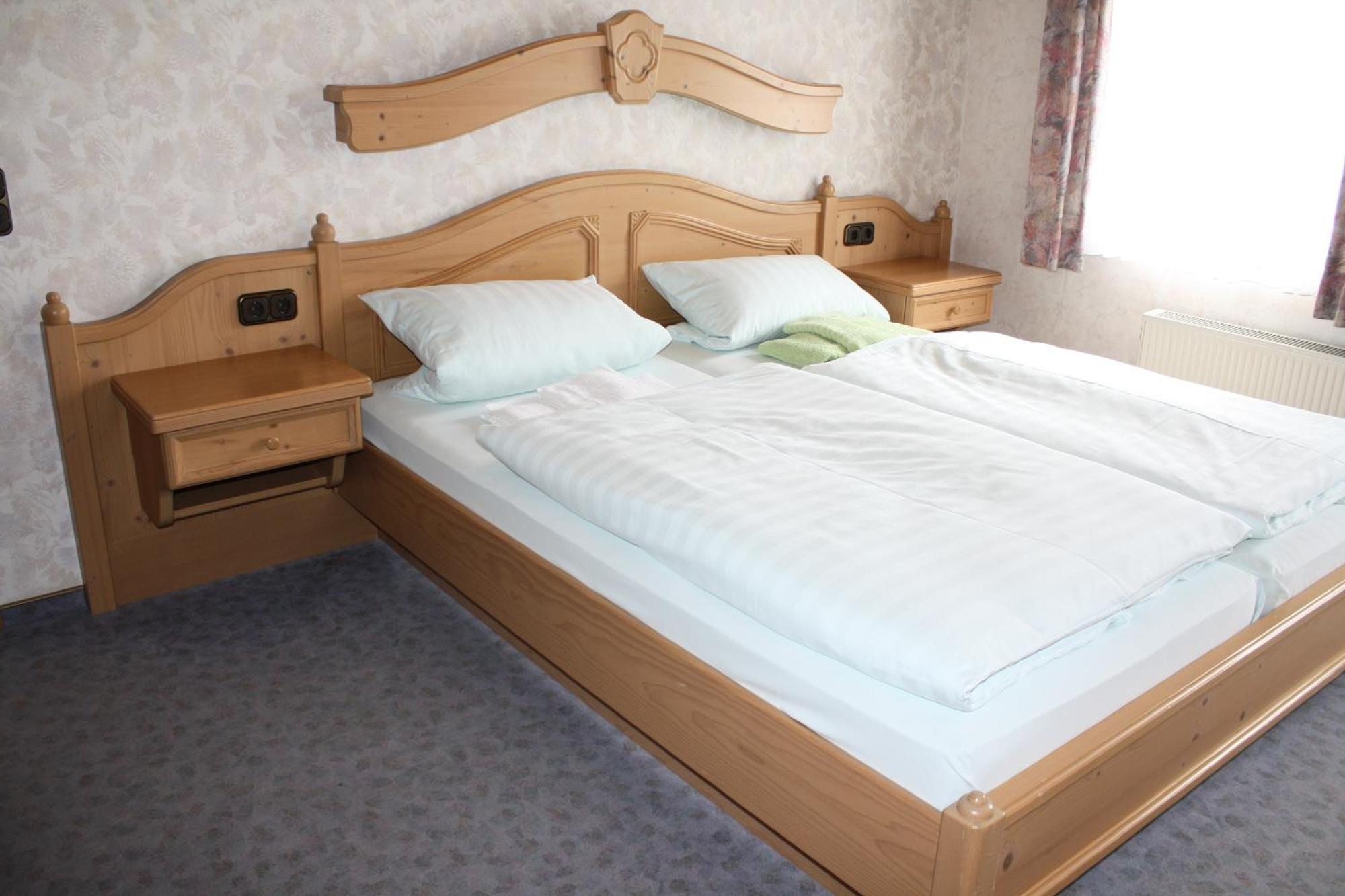 Hotel St. Hubertus Wallmerod ภายนอก รูปภาพ